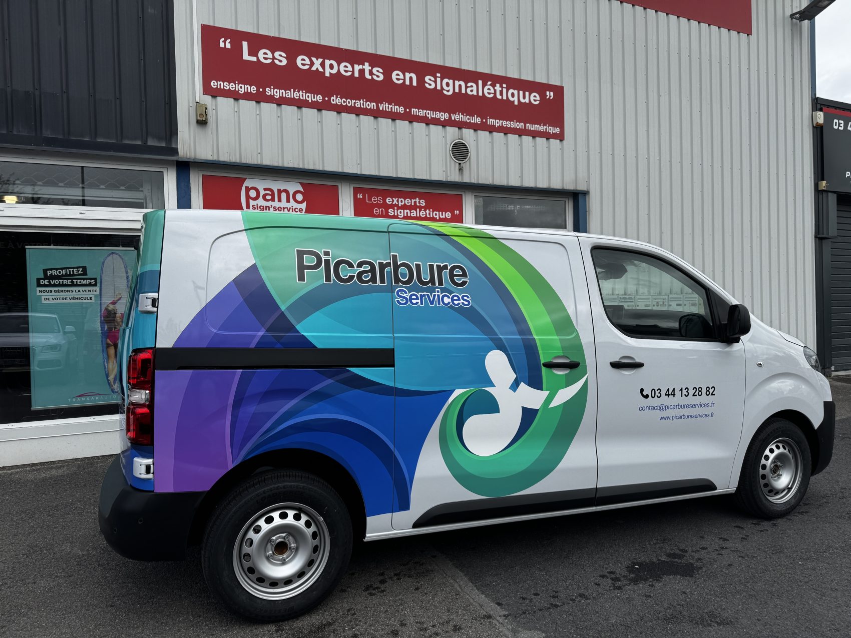 Marquage de véhicule professionnel dans l’Oise - PANO Saint-Maximin