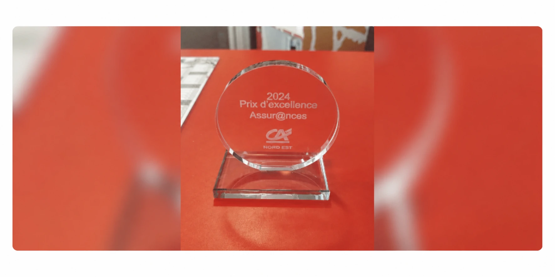 Exemple de trophée transparent avec inscription personnalisée