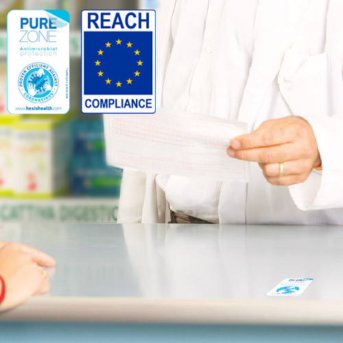 Comptoir de pharmacie équipé d’un film transparent antimicrobien PURE ZONE